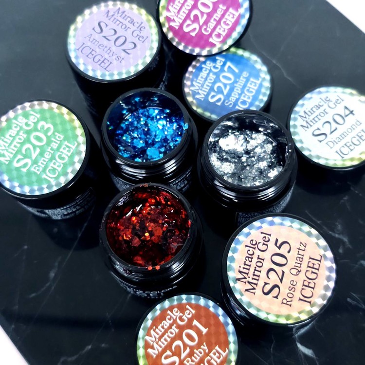 Glitter gel nail polish